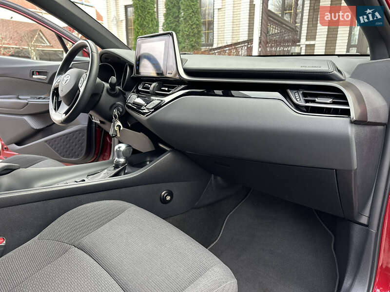 Внедорожник / Кроссовер Toyota C-HR 2018 в Виннице