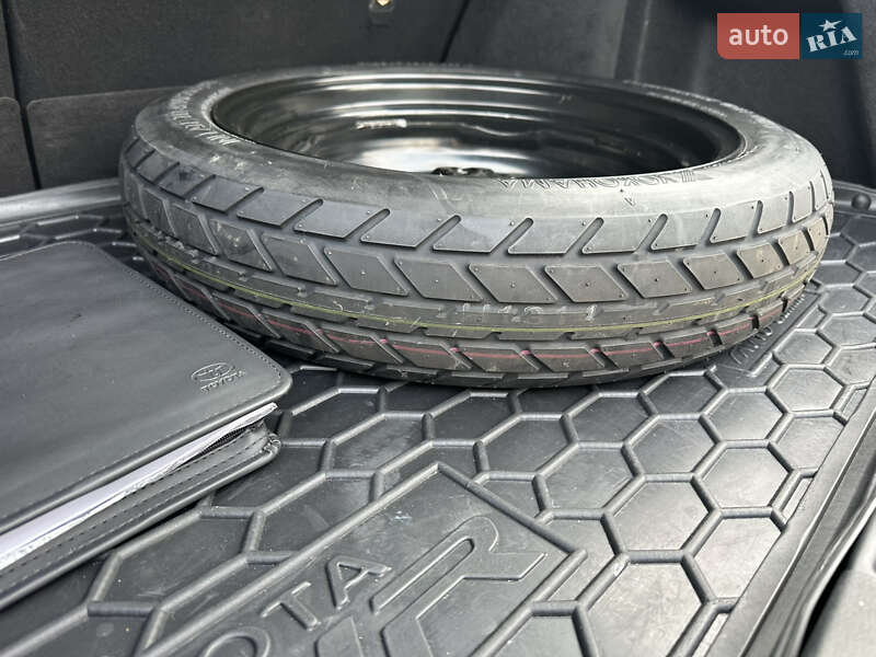 Внедорожник / Кроссовер Toyota C-HR 2018 в Виннице