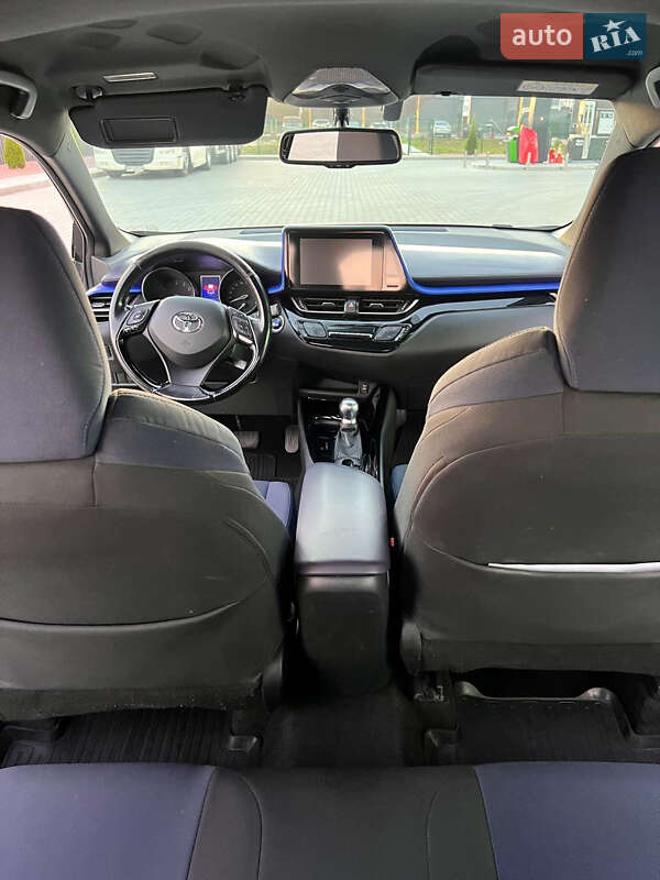 Внедорожник / Кроссовер Toyota C-HR 2017 в Львове