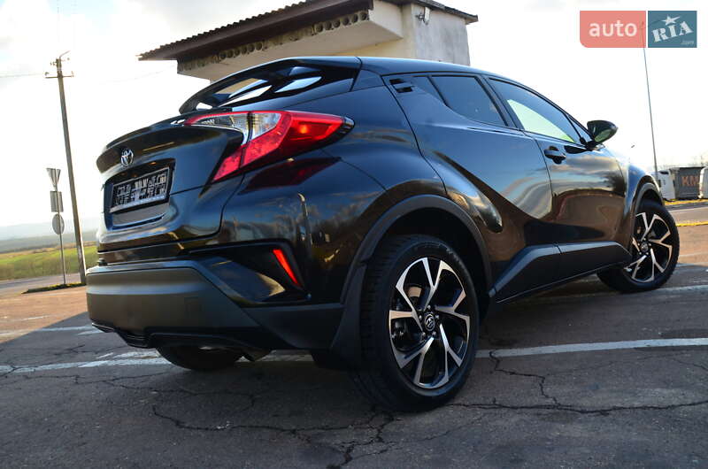 Внедорожник / Кроссовер Toyota C-HR 2018 в Дрогобыче