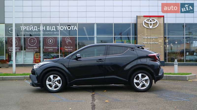 Внедорожник / Кроссовер Toyota C-HR 2018 в Киеве