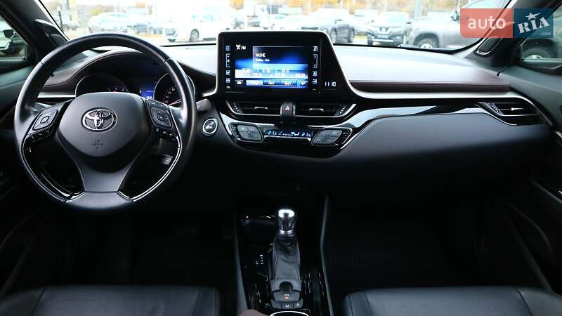 Внедорожник / Кроссовер Toyota C-HR 2018 в Киеве