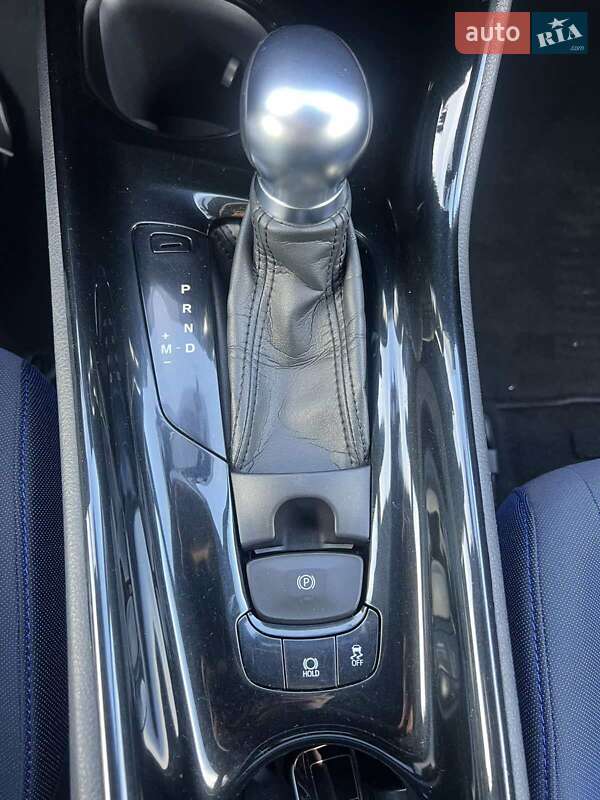 Внедорожник / Кроссовер Toyota C-HR 2016 в Одессе