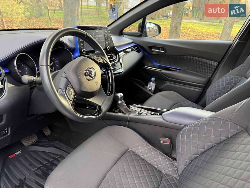 Внедорожник / Кроссовер Toyota C-HR 2021 в Киеве фото 12 Внедорожник / Кроссовер Toyota C-HR 2021 в Киеве