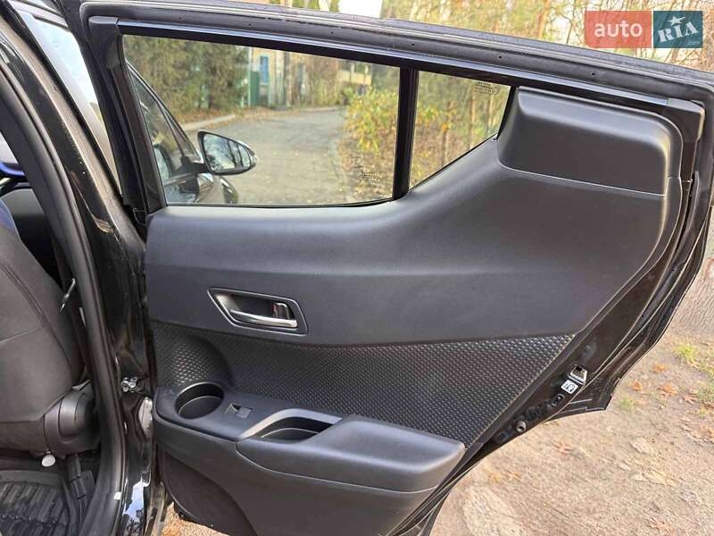 Внедорожник / Кроссовер Toyota C-HR 2021 в Киеве фото 20 Внедорожник / Кроссовер Toyota C-HR 2021 в Киеве