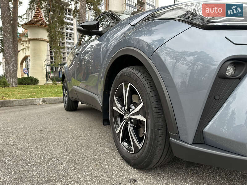 Внедорожник / Кроссовер Toyota C-HR 2019 в Харькове