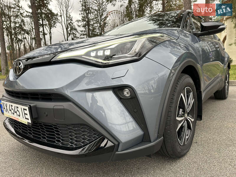 Внедорожник / Кроссовер Toyota C-HR 2019 в Харькове