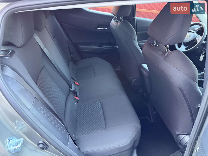 Внедорожник / Кроссовер Toyota C-HR 2021 в Киеве