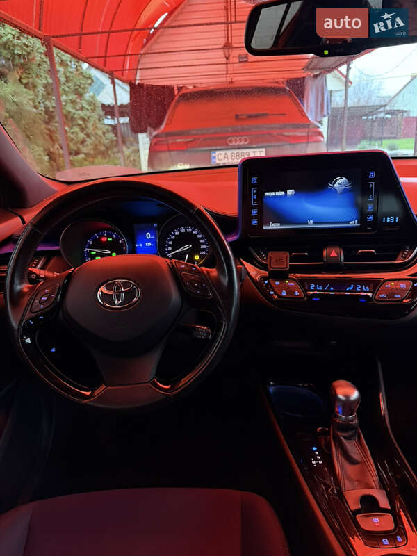 Внедорожник / Кроссовер Toyota C-HR 2016 в Драбове