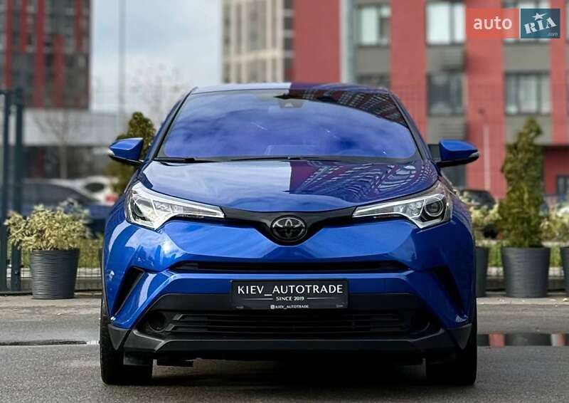 Внедорожник / Кроссовер Toyota C-HR 2019 в Киеве
