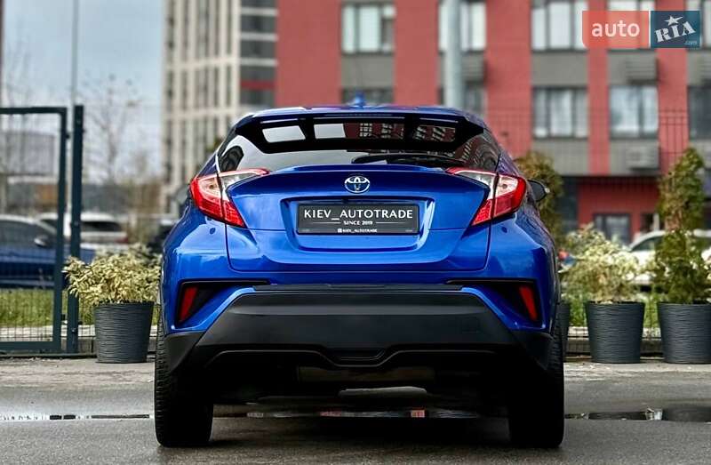 Внедорожник / Кроссовер Toyota C-HR 2019 в Киеве