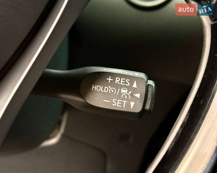 Внедорожник / Кроссовер Toyota C-HR 2019 в Киеве