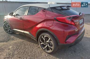 Внедорожник / Кроссовер Toyota C-HR 2018 в Киеве