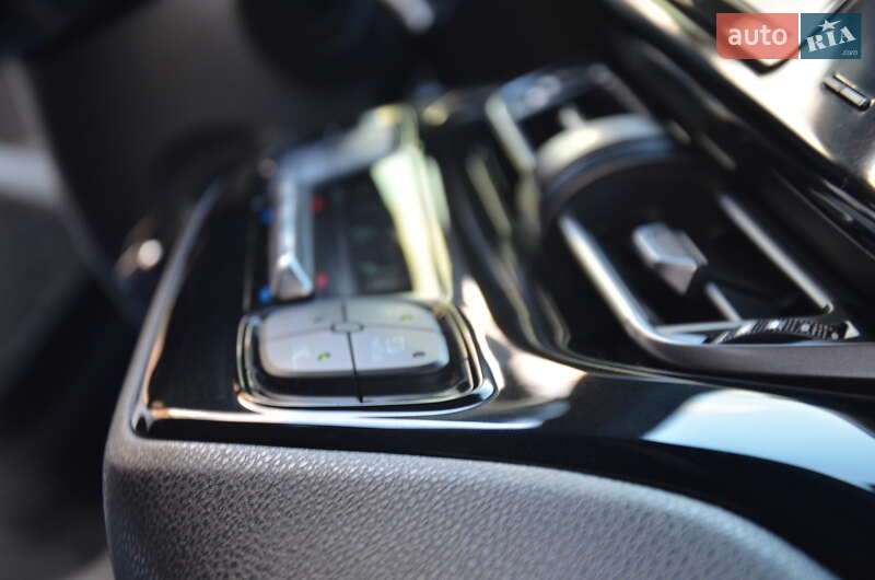 Позашляховик / Кросовер Toyota C-HR 2018 в Дрогобичі фото 62 Позашляховик / Кросовер Toyota C-HR 2018 в Дрогобичі