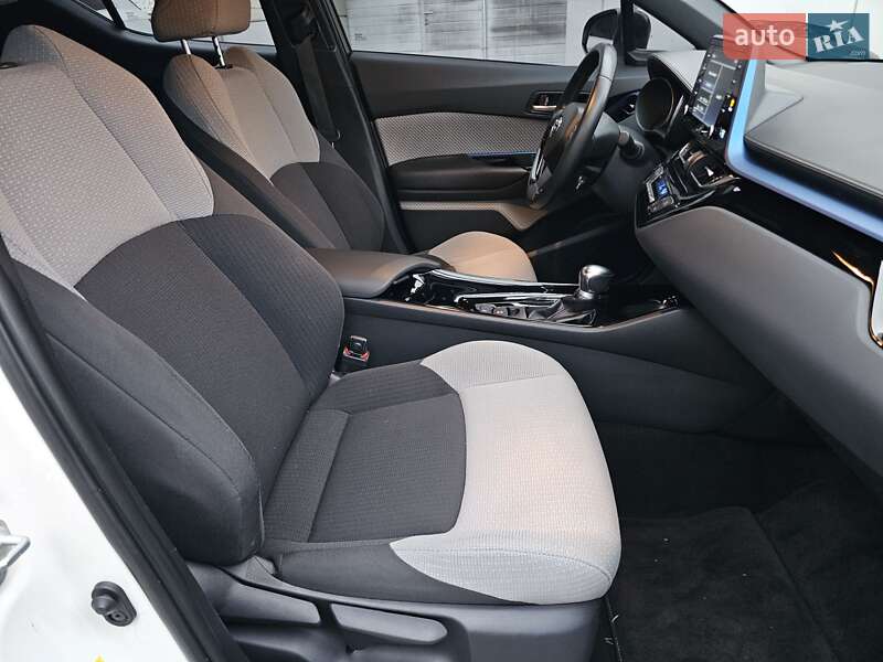 Позашляховик / Кросовер Toyota C-HR 2018 в Одесі