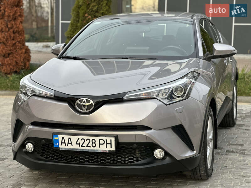 Позашляховик / Кросовер Toyota C-HR 2016 в Вінниці