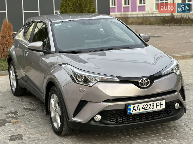 Позашляховик / Кросовер Toyota C-HR 2016 в Вінниці