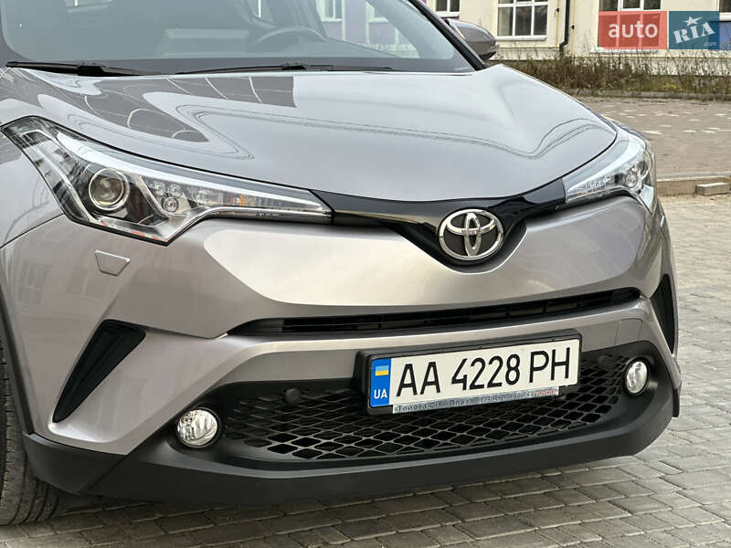 Позашляховик / Кросовер Toyota C-HR 2016 в Вінниці