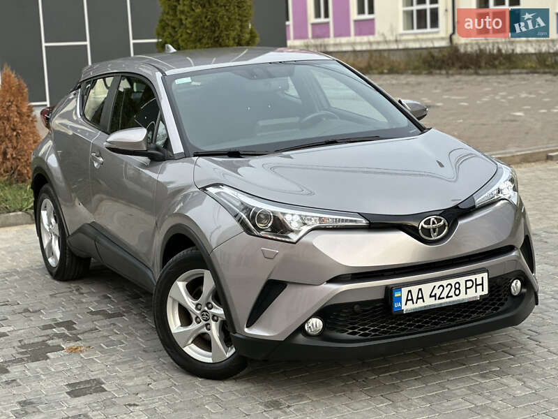 Позашляховик / Кросовер Toyota C-HR 2016 в Вінниці
