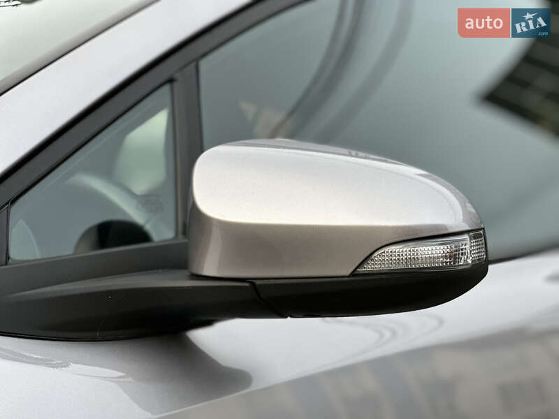 Позашляховик / Кросовер Toyota C-HR 2016 в Вінниці