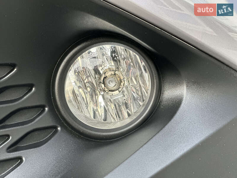 Позашляховик / Кросовер Toyota C-HR 2016 в Вінниці