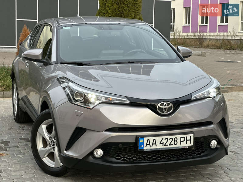 Позашляховик / Кросовер Toyota C-HR 2016 в Вінниці