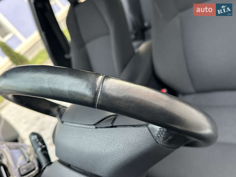 Позашляховик / Кросовер Toyota C-HR 2016 в Вінниці