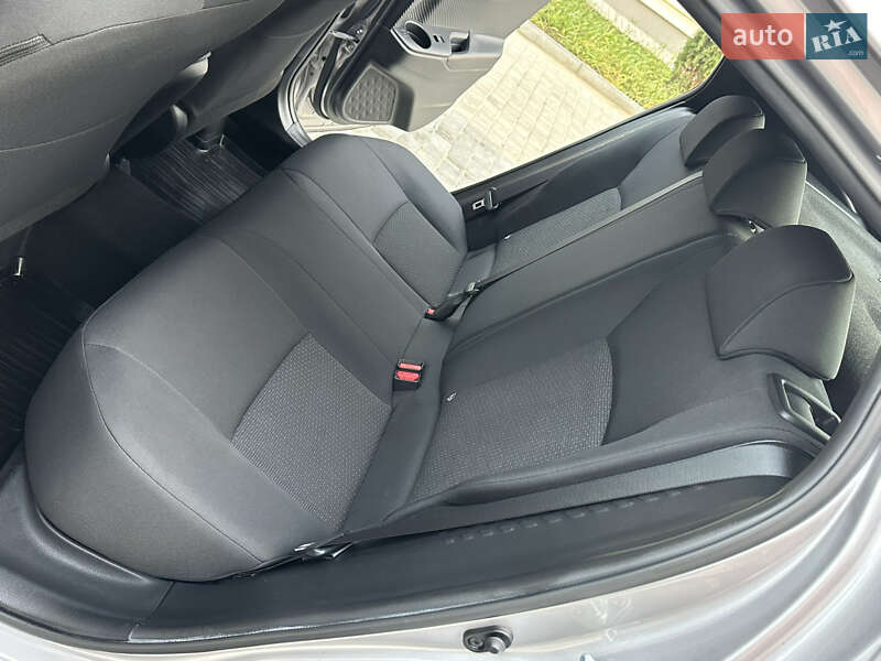 Позашляховик / Кросовер Toyota C-HR 2016 в Вінниці