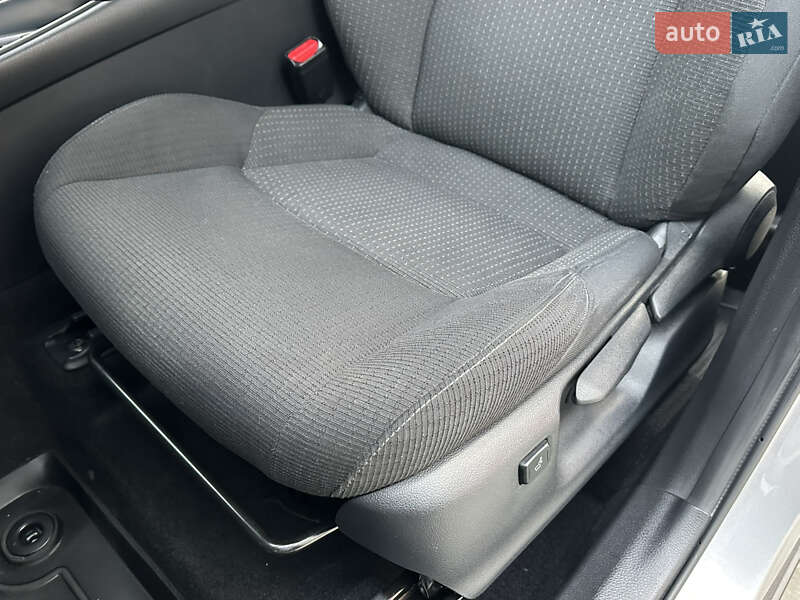 Позашляховик / Кросовер Toyota C-HR 2016 в Вінниці