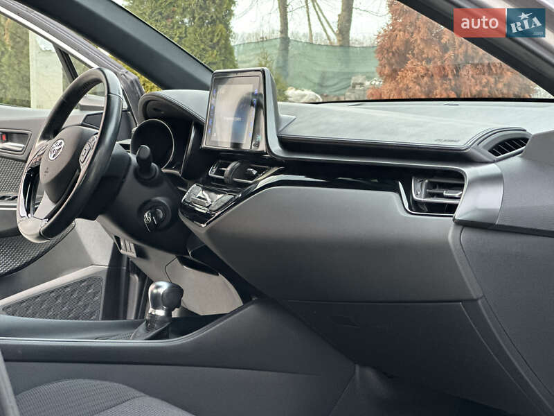 Позашляховик / Кросовер Toyota C-HR 2016 в Вінниці