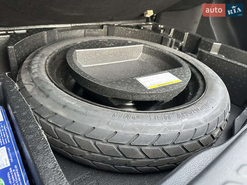 Позашляховик / Кросовер Toyota C-HR 2016 в Вінниці