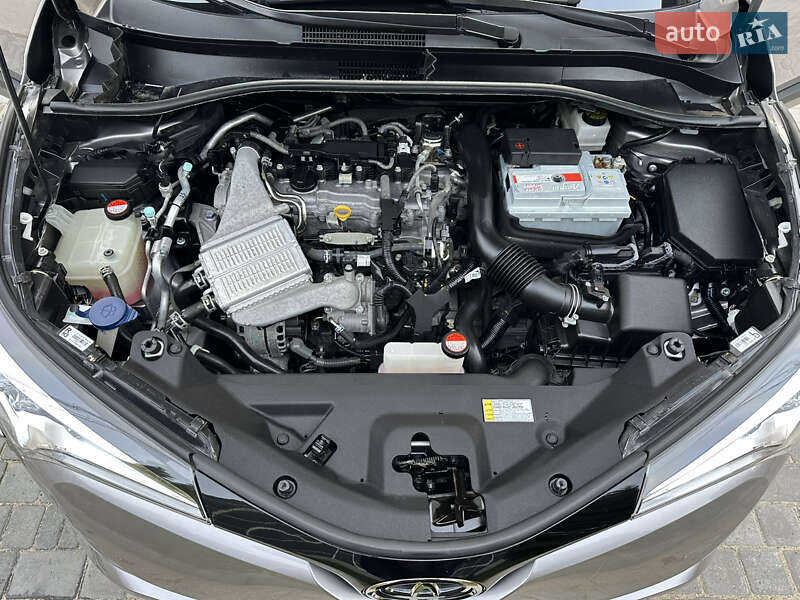 Позашляховик / Кросовер Toyota C-HR 2016 в Вінниці