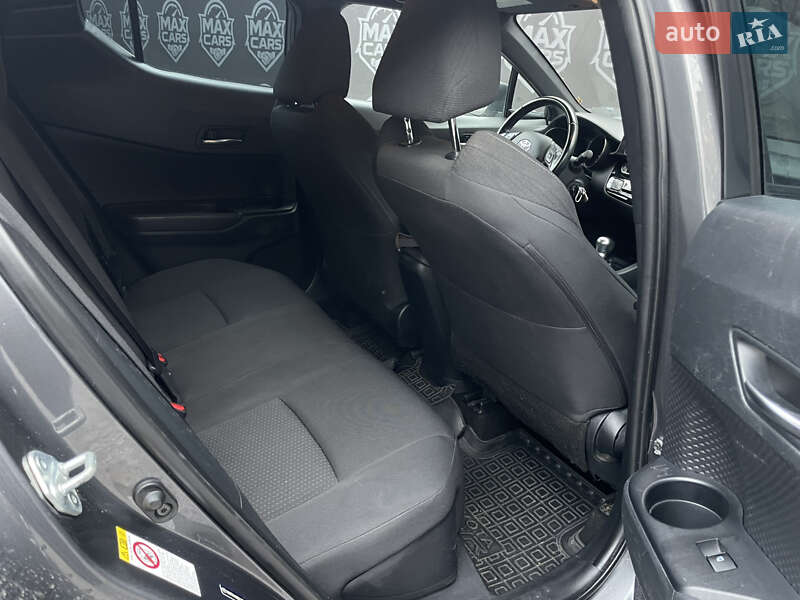 Позашляховик / Кросовер Toyota C-HR 2017 в Києві фото 10 Позашляховик / Кросовер Toyota C-HR 2017 в Києві