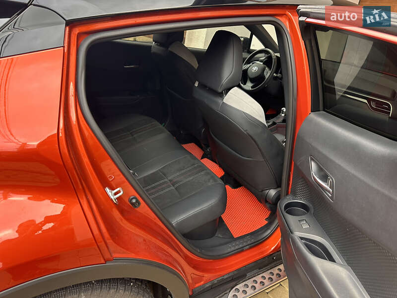 Внедорожник / Кроссовер Toyota C-HR 2021 в Виннице