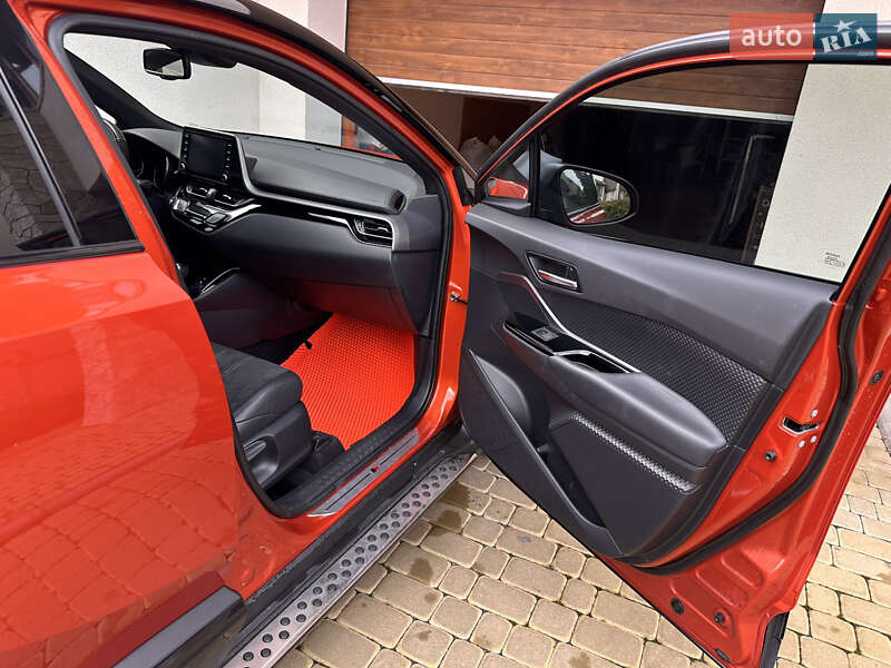 Внедорожник / Кроссовер Toyota C-HR 2021 в Виннице