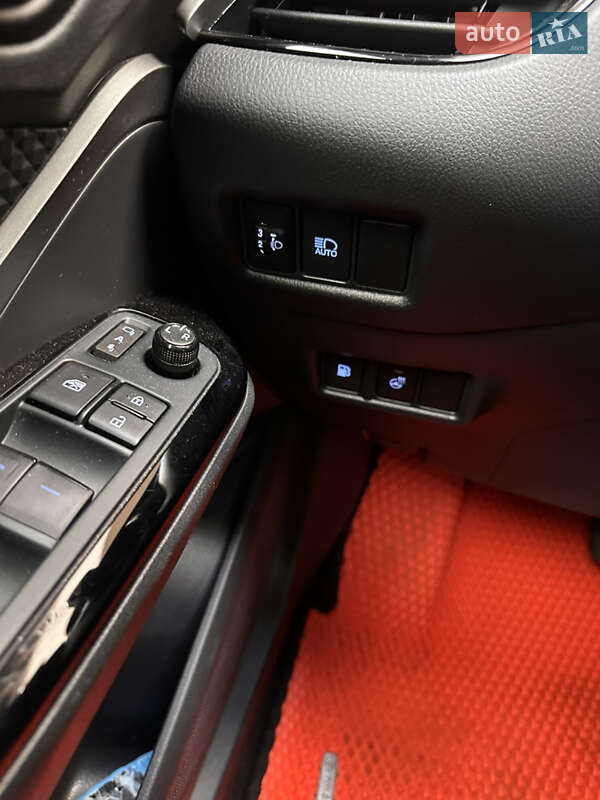 Внедорожник / Кроссовер Toyota C-HR 2021 в Виннице