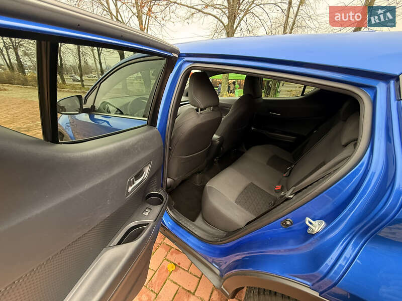 Позашляховик / Кросовер Toyota C-HR 2020 в Харкові фото 28 Позашляховик / Кросовер Toyota C-HR 2020 в Харкові