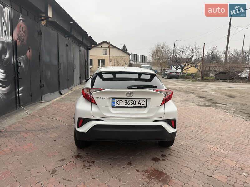 Внедорожник / Кроссовер Toyota C-HR 2021 в Запорожье