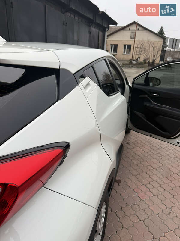 Внедорожник / Кроссовер Toyota C-HR 2021 в Запорожье
