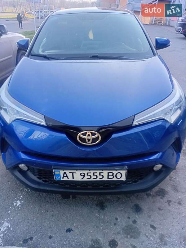 Позашляховик / Кросовер Toyota C-HR 2018 в Івано-Франківську