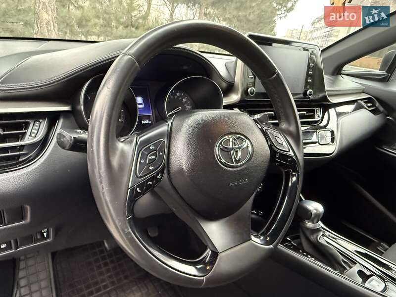 Внедорожник / Кроссовер Toyota C-HR 2019 в Одессе