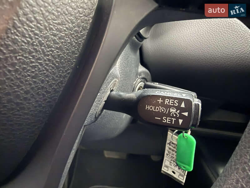 Позашляховик / Кросовер Toyota C-HR 2021 в Києві фото 40 Позашляховик / Кросовер Toyota C-HR 2021 в Києві