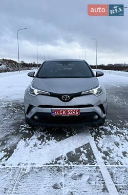 Внедорожник / Кроссовер Toyota C-HR 2017 в Виннице
