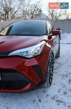 Внедорожник / Кроссовер Toyota C-HR 2020 в Харькове