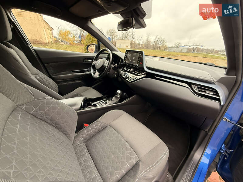 Внедорожник / Кроссовер Toyota C-HR 2020 в Харькове