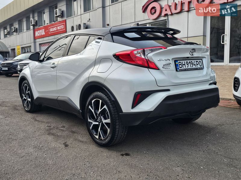 Внедорожник / Кроссовер Toyota C-HR 2018 в Одессе