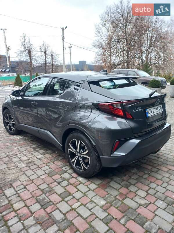 Внедорожник / Кроссовер Toyota C-HR 2021 в Киеве