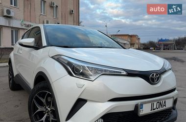 Внедорожник / Кроссовер Toyota C-HR 2016 в Полтаве