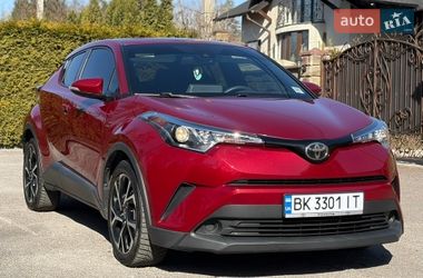 Внедорожник / Кроссовер Toyota C-HR 2018 в Ровно