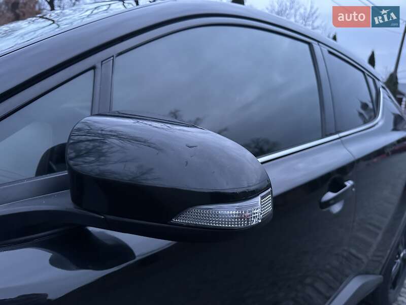 Позашляховик / Кросовер Toyota C-HR 2017 в Києві